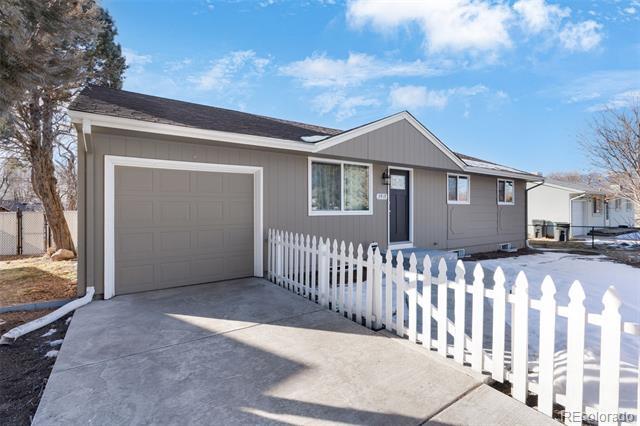 Foto del edificio - 3919 Tennyson Ave