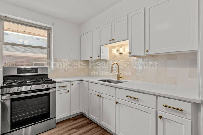 Foto del edificio - 5655 Potomac St