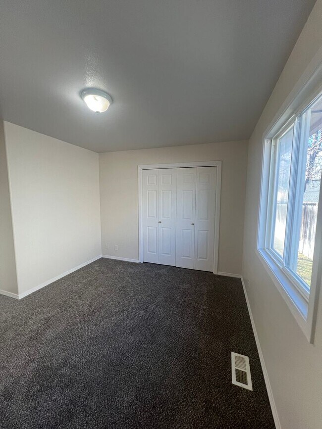 Foto del edificio - 3 bedroom 2 bath in a beautiful, spacious Meridian Neighborhood!