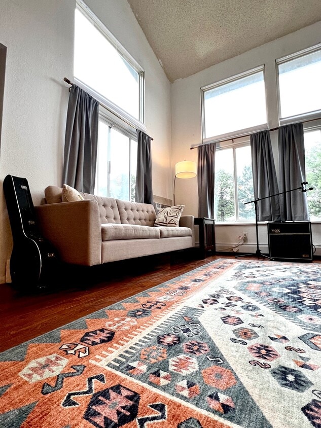 857 S Van Gordon Ct Unit 3 Bed/2 Bath light condo, Lakewood, CO 80228