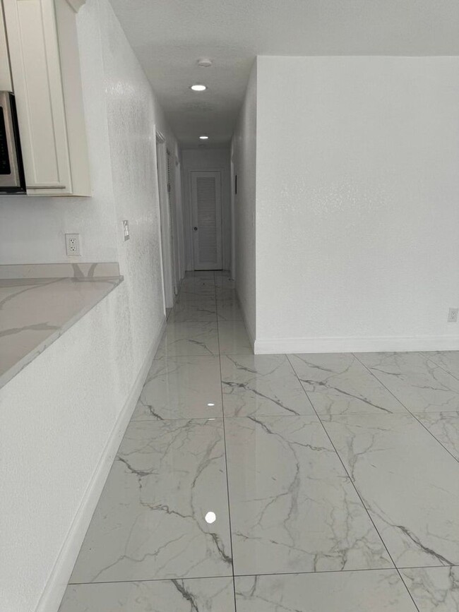 Foto del edificio - 1848 NW 55th Ave