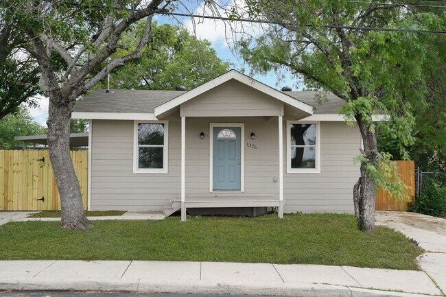 Foto del edificio - 3 bedroom 2 bath less than a mile from Fort Sam AFB!