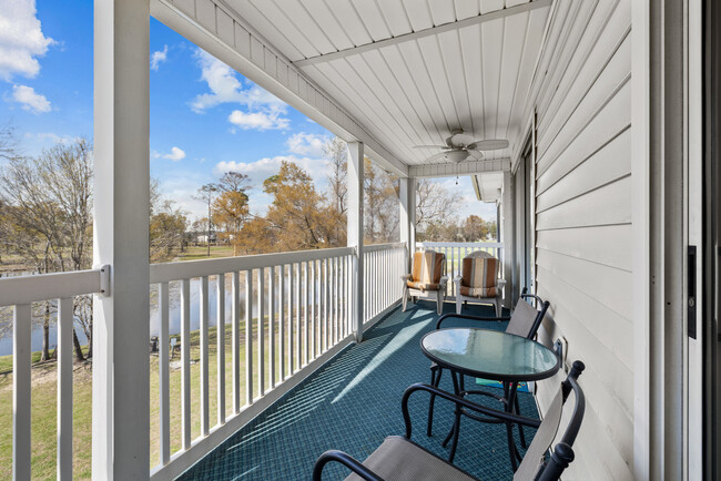 Building Photo - 557 White River Dr