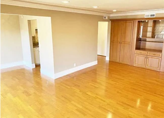 Building Photo - 310 N Civic Dr