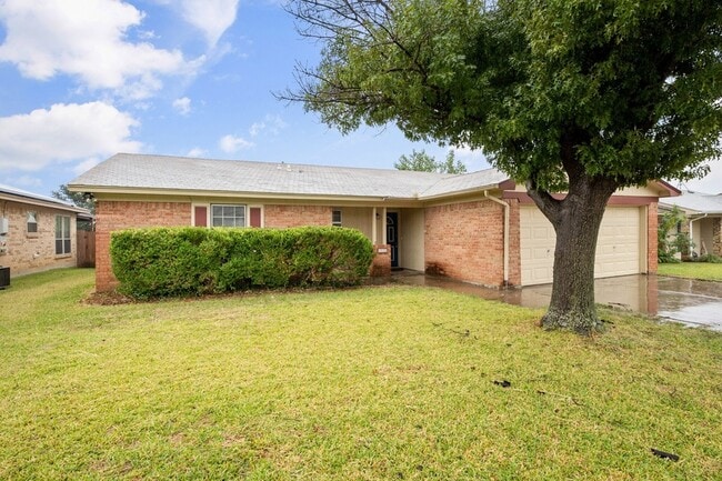 Building Photo - 6436 Ridglea Dr