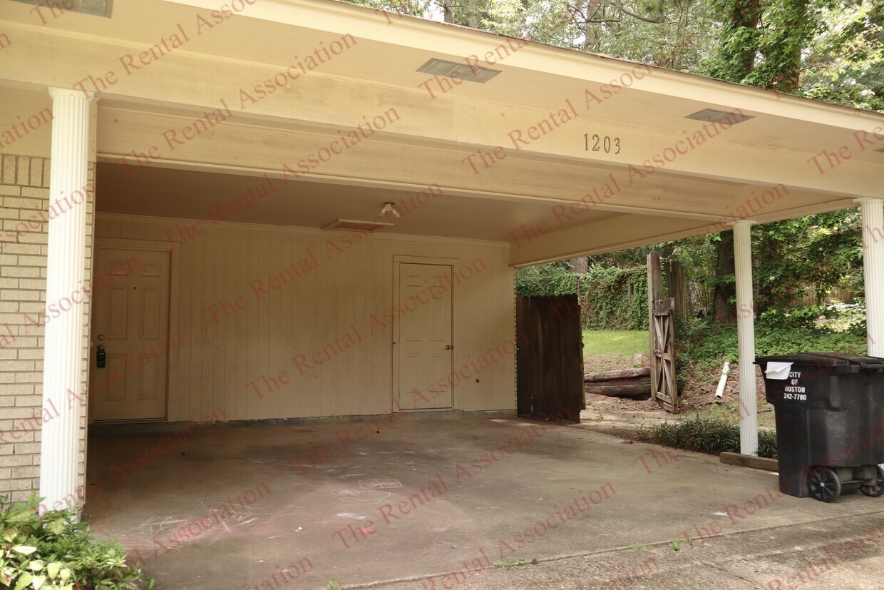 Foto principal - 1203 Greenwood Dr