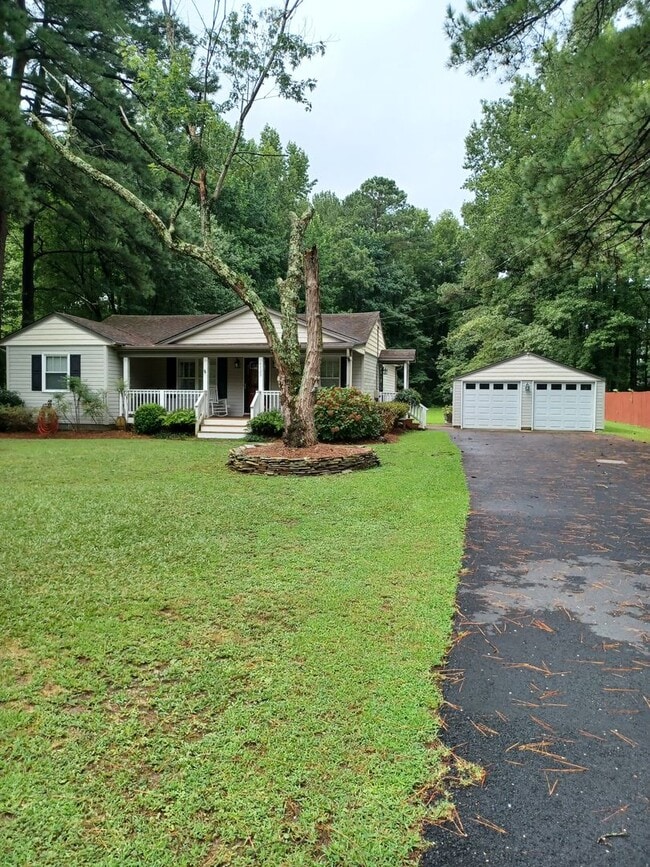 Building Photo - 4729 Charlton Dr