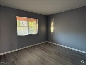Building Photo - 2544 Showcase Dr