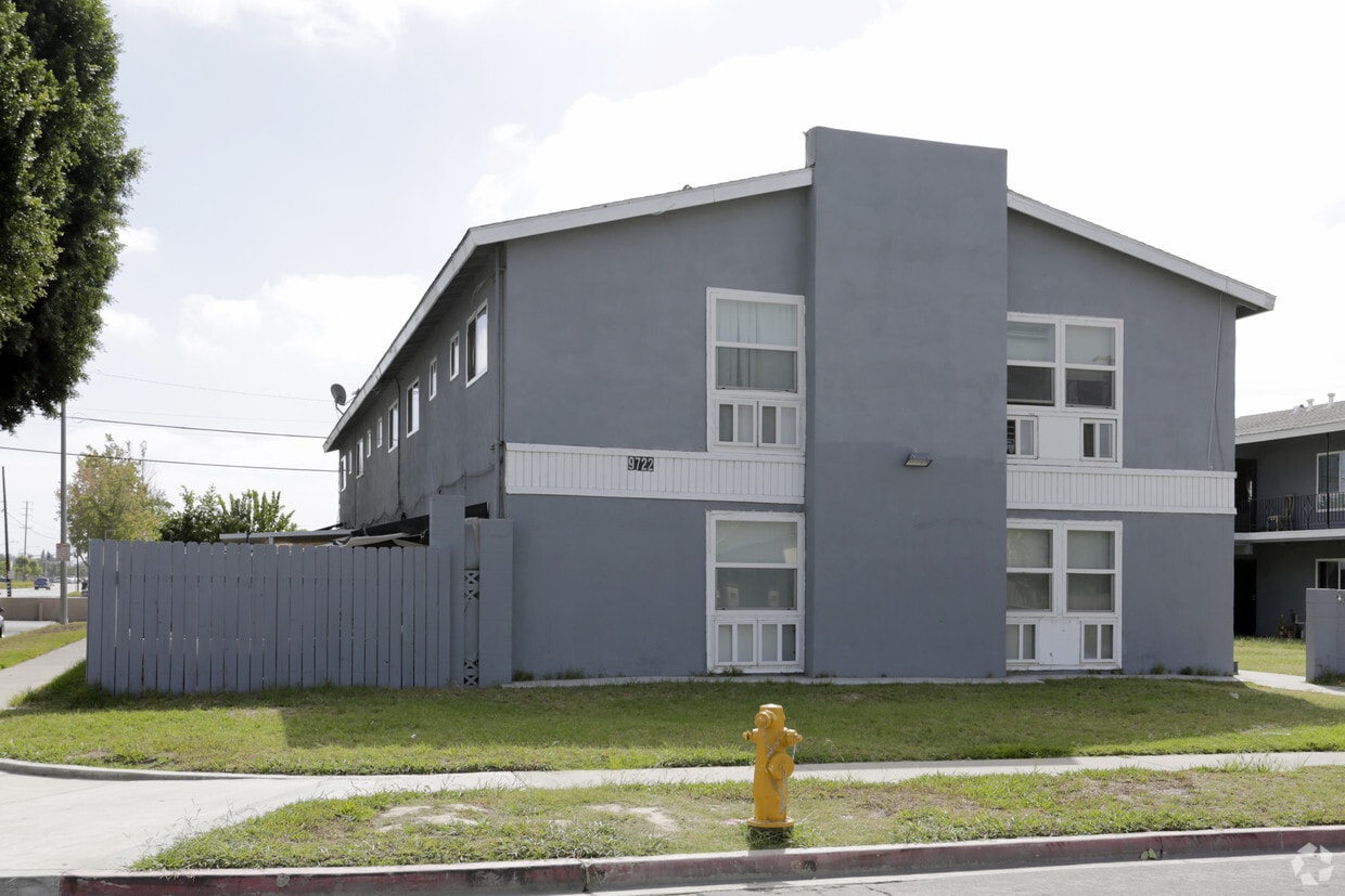 Building Photo - 9722 Katella Ave