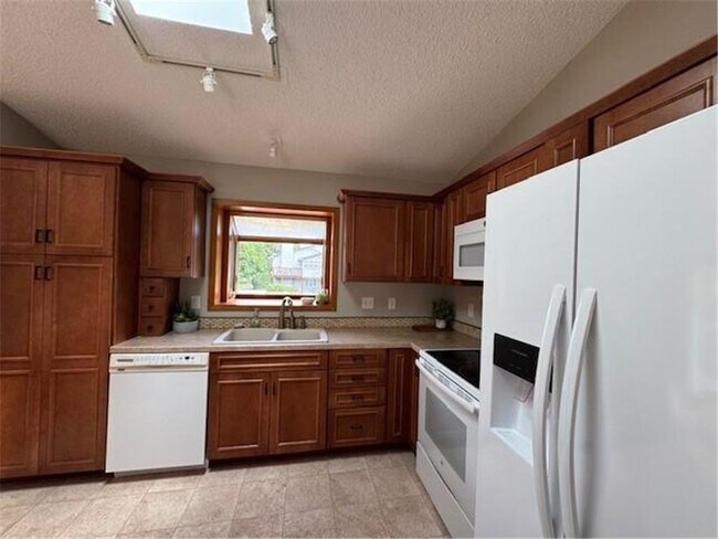 Foto del edificio - 1327 Windcrest Ave