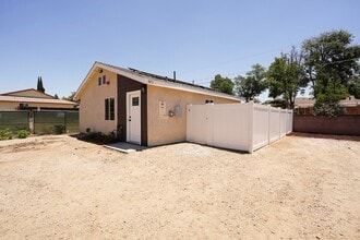 Building Photo - 4805 Charlotte Way