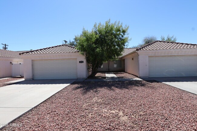 Building Photo - 1099 W Flint St