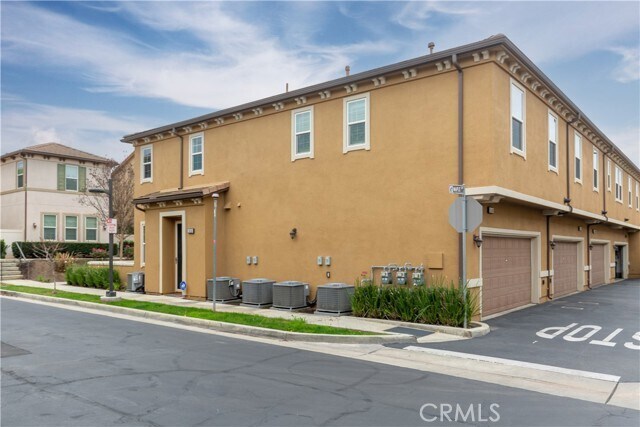 Foto del edificio - 10510 Maple Ln