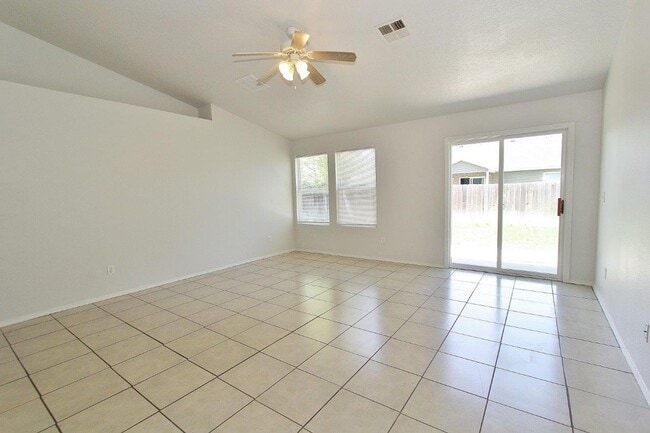 Building Photo - Clean Single-Level Home in Charter Pointe