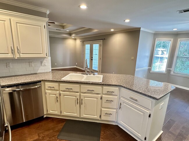 Foto del edificio - 12816 Cherry Laurel Dr