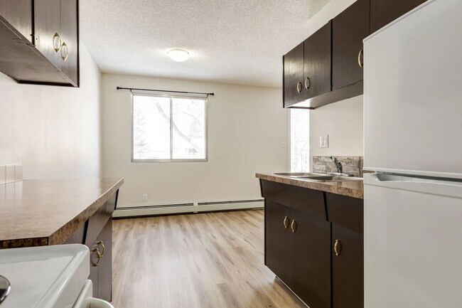 Photo du bâtiment - Valhalla Apartments
