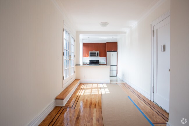 1BR, 1BA - Dining Room - 796 Madison Ave