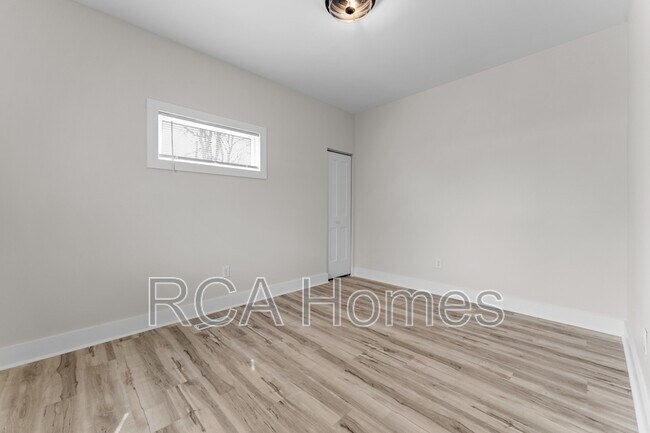 Foto del edificio - 3455 E 26th St