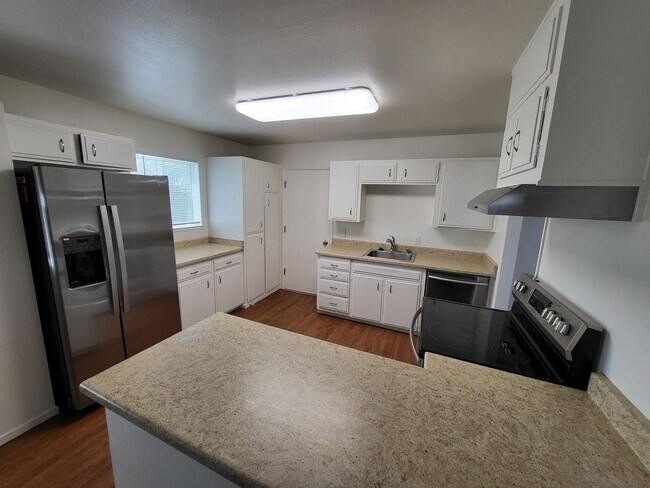 Building Photo - Now Available! 800 Wyoming Ave. Reno, NV 8...