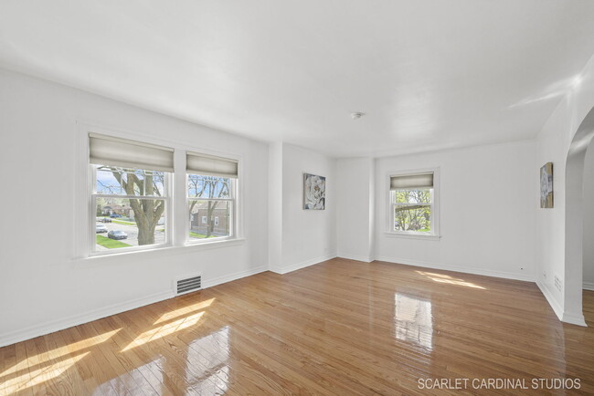 Building Photo - 3300 N Osage Ave