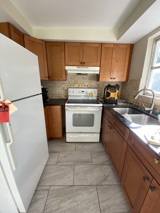 Recently updated kitchen - 27677 Okeana St