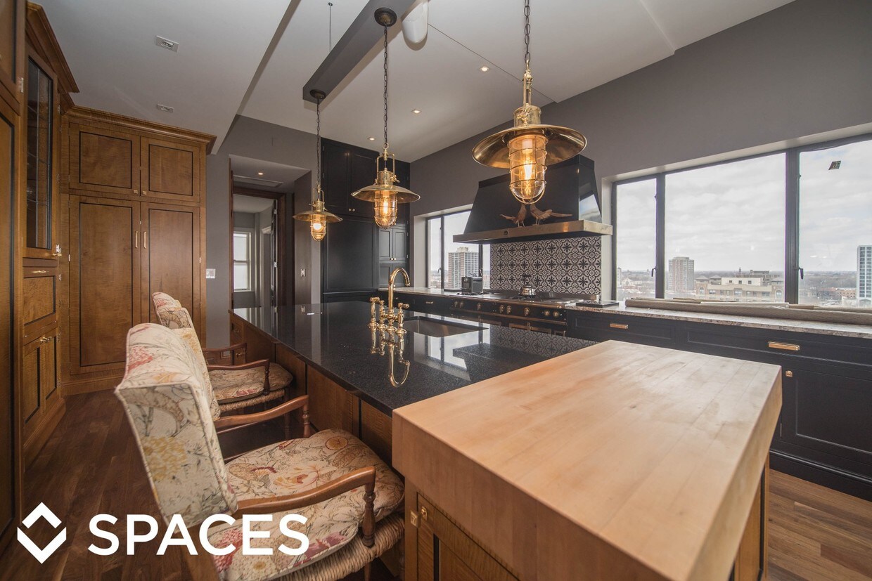 Foto principal - 707 W Jr Terrace