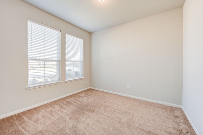 Foto del edificio - Beautiful 5bed/2.5bath Home!