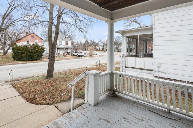 Foto del edificio - 1321 W 13th St