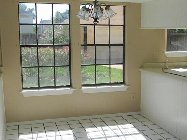 Foto del edificio - 4803 Brooklawn Dr