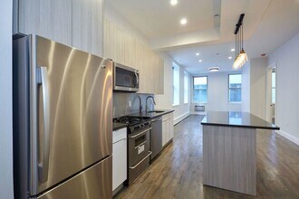 Building Photo - 45 Beekman St