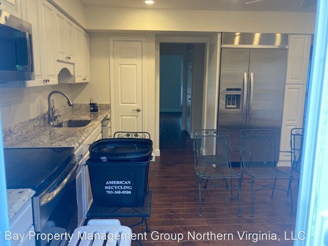Building Photo - 3 br, 3.5 bath House - 3833 Foxfield LN