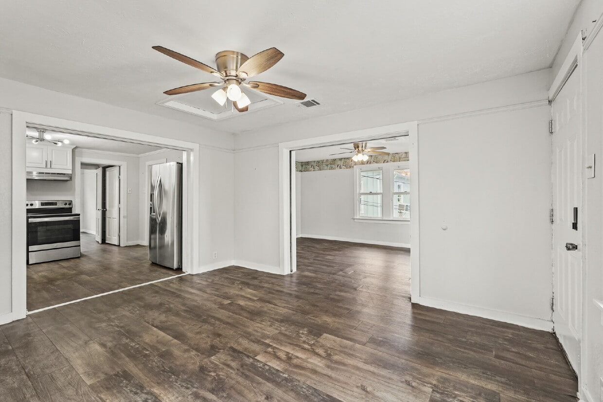 Photo - "Spacious 3-Bedroom Retreat with 3 Full Baths in the Heart of Galveston – 1415 Church Street"