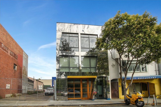 Building Photo - 147 S Park St