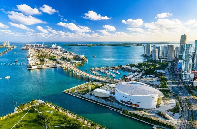 Building Photo - 1100 Biscayne Blvd
