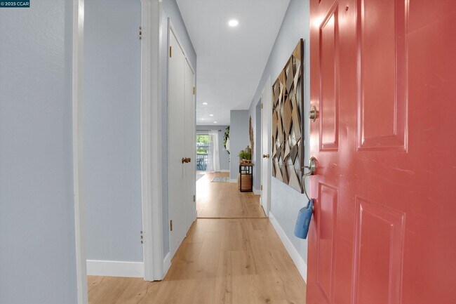 Foto del edificio - 2725 Oak Rd