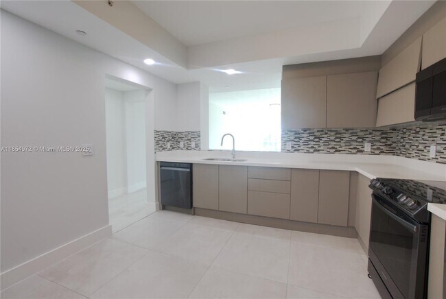 Foto del edificio - 3330 NE 190th St
