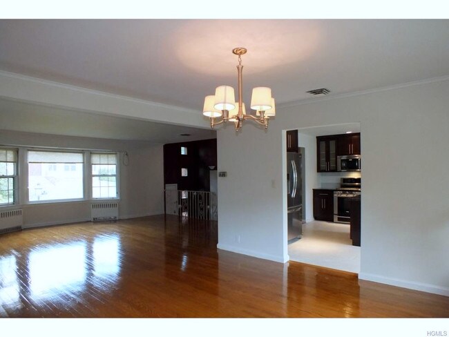 Building Photo - 1449 Roosevelt Ave
