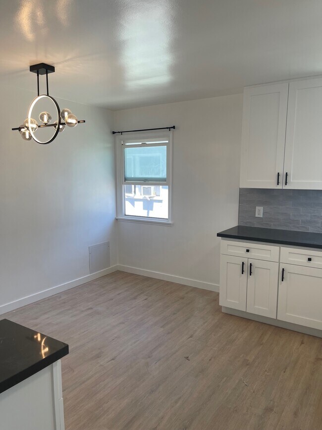 Foto del edificio - 5325 Whitsett Ave