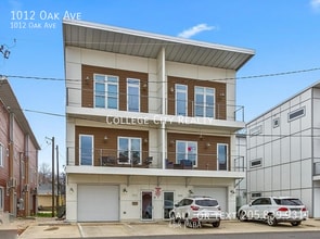 Building Photo - 1012 Oak Ave
