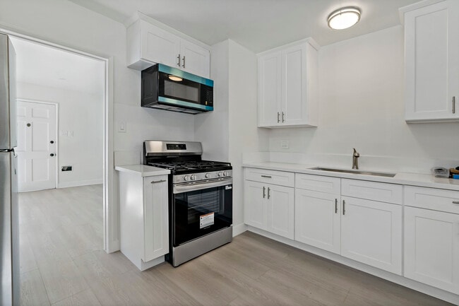 Building Photo - 5179 Bangor St