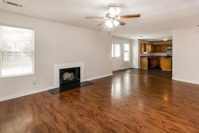 Foto del edificio - 3900 Georgia Dr