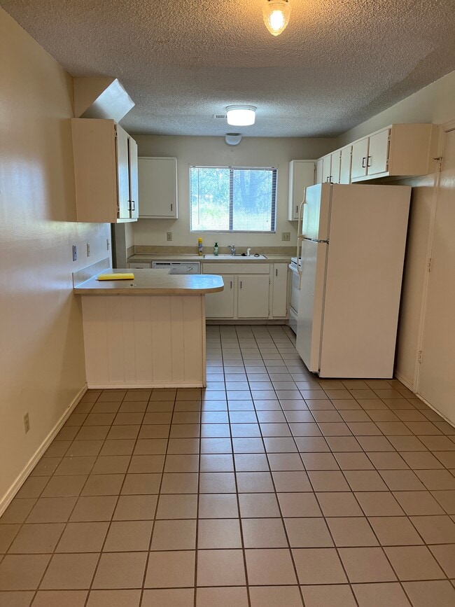 2501 Rice Creek Way, Bartlesville, OK 74006 Townhome Rentals in