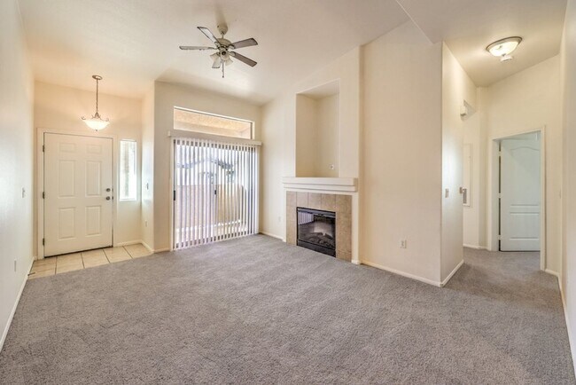 Foto del edificio - Lovely 3-Br Condo in a Guard Gated Community in the Southwest Area