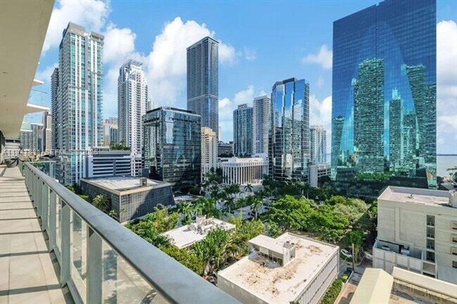 Foto del edificio - 1300 S Miami Ave