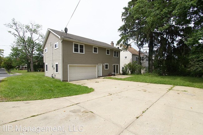 Building Photo - 3 br, 2.5 bath House - 1609 Ivydale Road