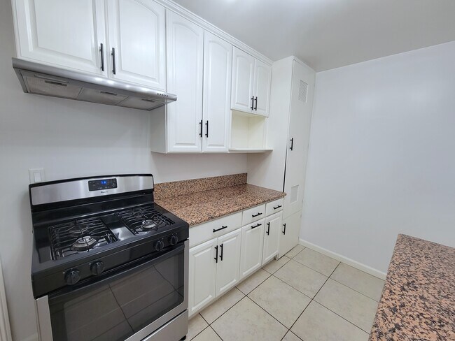 Foto del edificio - 5713 Case Ave