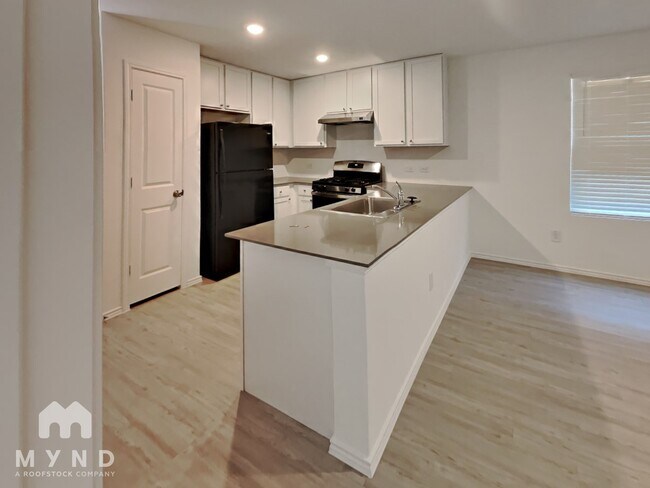 Foto del edificio - 12935 Hancock Pool