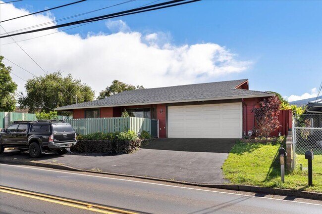 Building Photo - Partially Furnished 3 Bedroom/ 2 Bath Hous...