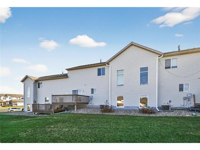 Building Photo - 740 Baylee Pl SW