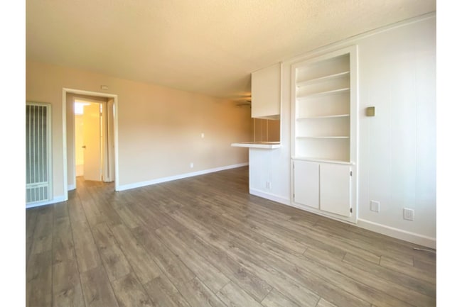 Building Photo - 4765 E Mountain View Dr